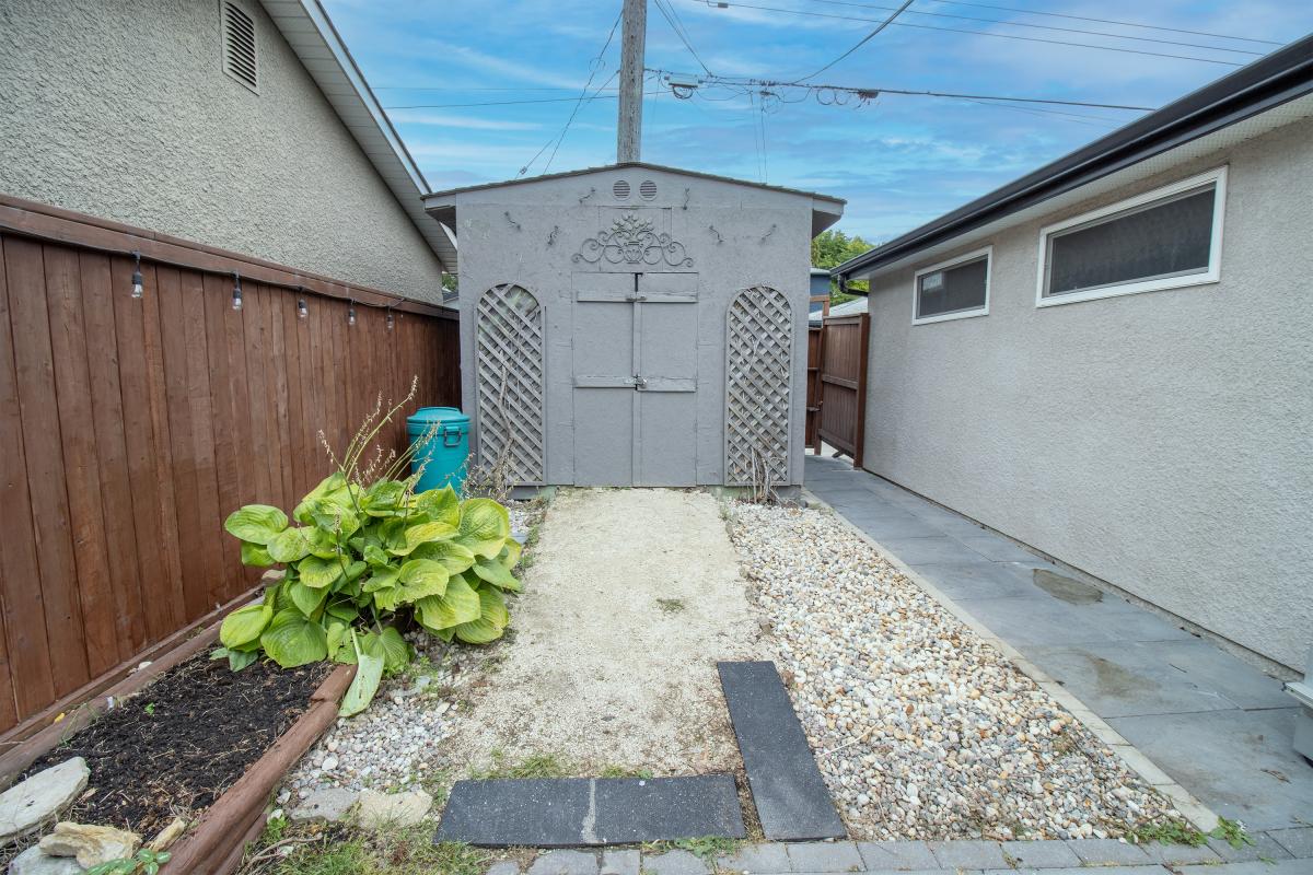 Shed